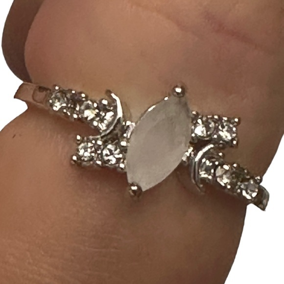 4/$25 - 
 Women’s Moon and Stars Ring - Picture 3 of 3